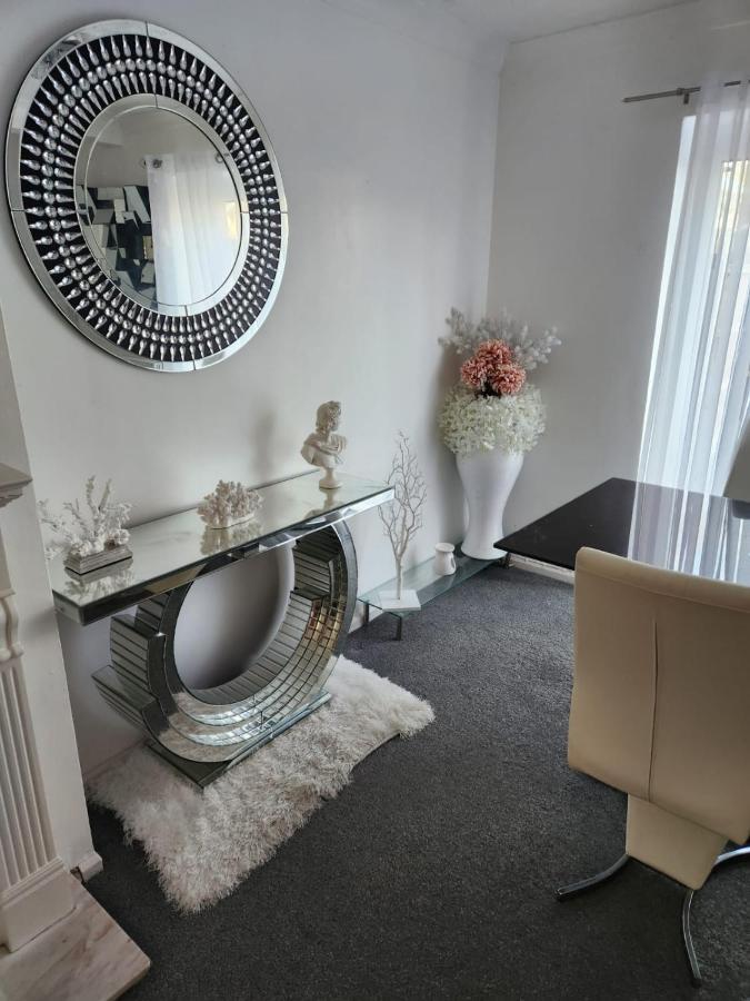 Private Luxurious Space Basildon Kültér fotó